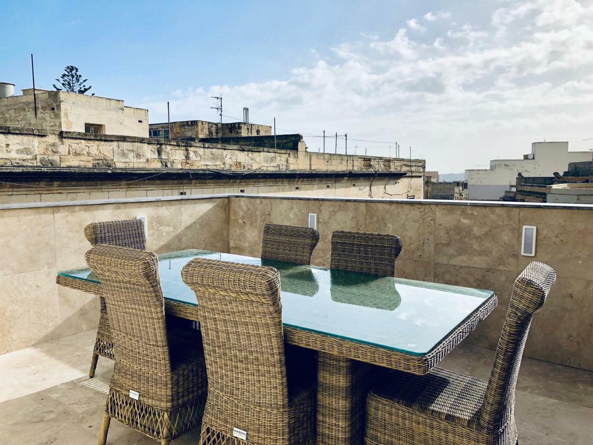 Holiday Townhouse In Sliema Centre Eksteriør billede