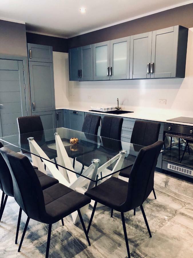 Holiday Townhouse In Sliema Centre Eksteriør billede