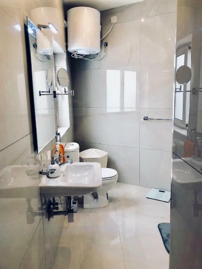 Holiday Townhouse In Sliema Centre Eksteriør billede